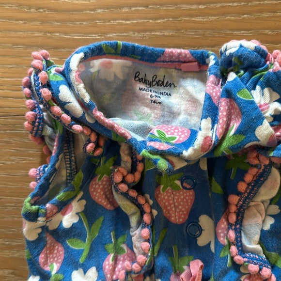 Baby Boden Floral Strawberry Romper - Picture 2 of 5